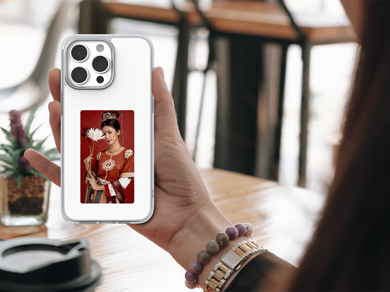 phone with e ink display